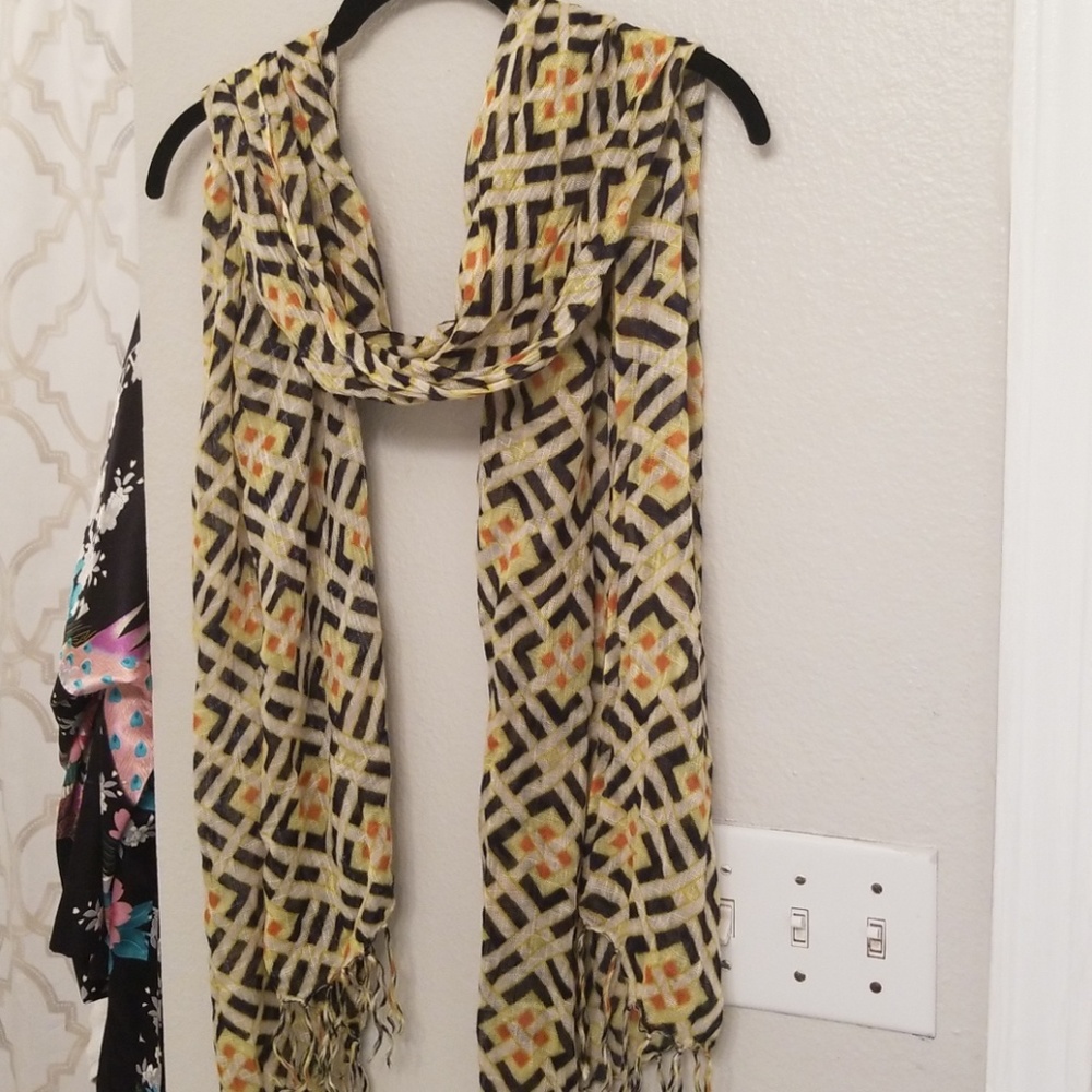 Patterned scarf